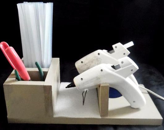 Подставка для клеевого пистолета 