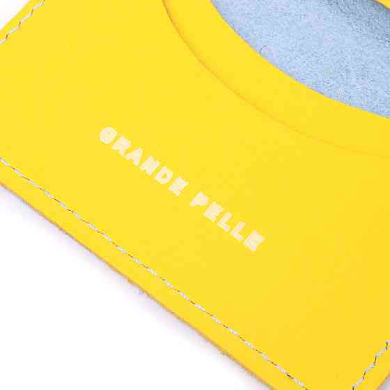 Оригинальная кожаная обложка на документы комби двух цветов Сердце GRANDE PELLE 16707 Желто-голубая Киев