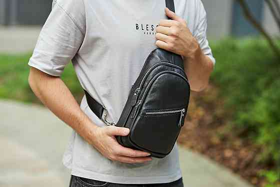 Кожаная мужская нагрудная сумка слинг черная Tiding Bag 79906 Киев