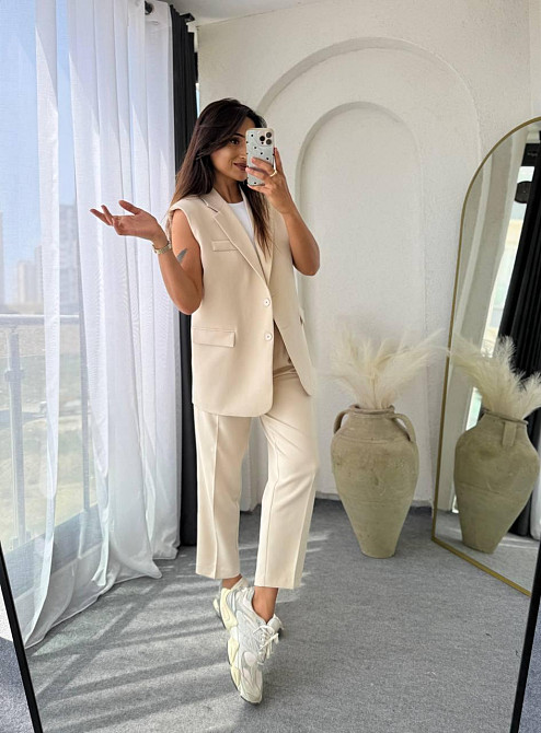 Жіночий базовий брючний костюм-двійка: жилет і штани креп костюмка Беж, 50/52 Одеса - фото 1