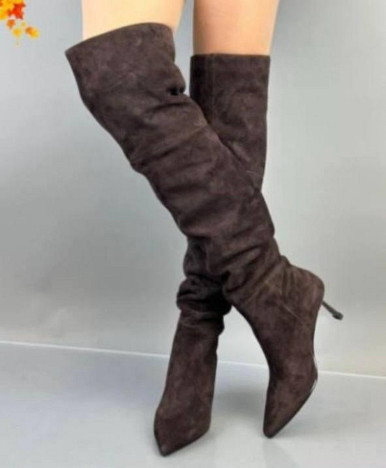 Lonza Ботфорти жіночі демісезонні замшеві на підборах 206070 шоколадні / Чоботи весна-осінь з н Коломия - фото 1