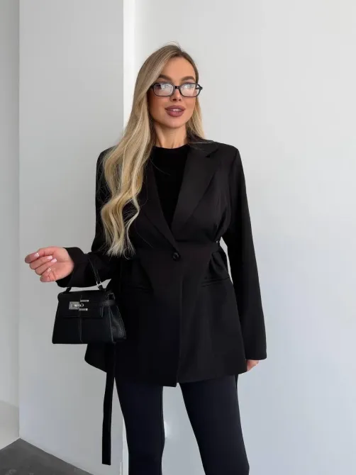 Женская куртка с ремнём и плечами — это базовый пиджак для стильного образа Одесса - изображение 11