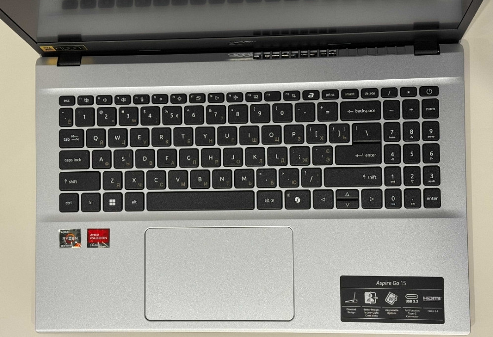 AMD Ryzen 7 5825U 16GB/512GB SSD 15.6