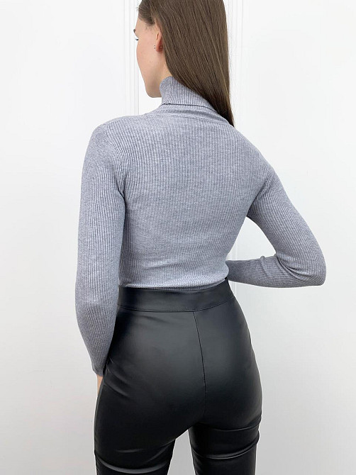 Жіночий вкорочений гольф в рубчик "Slice" оптом | Розпродаж моделі Київ - фото 9