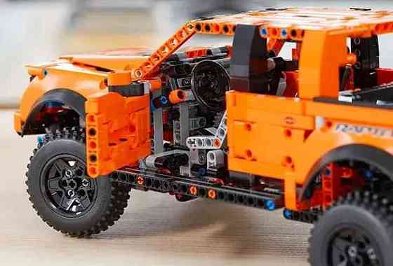 Конструктор LEGO Technic 42126 на 1379 деталей джип Ford Rapto. Киев