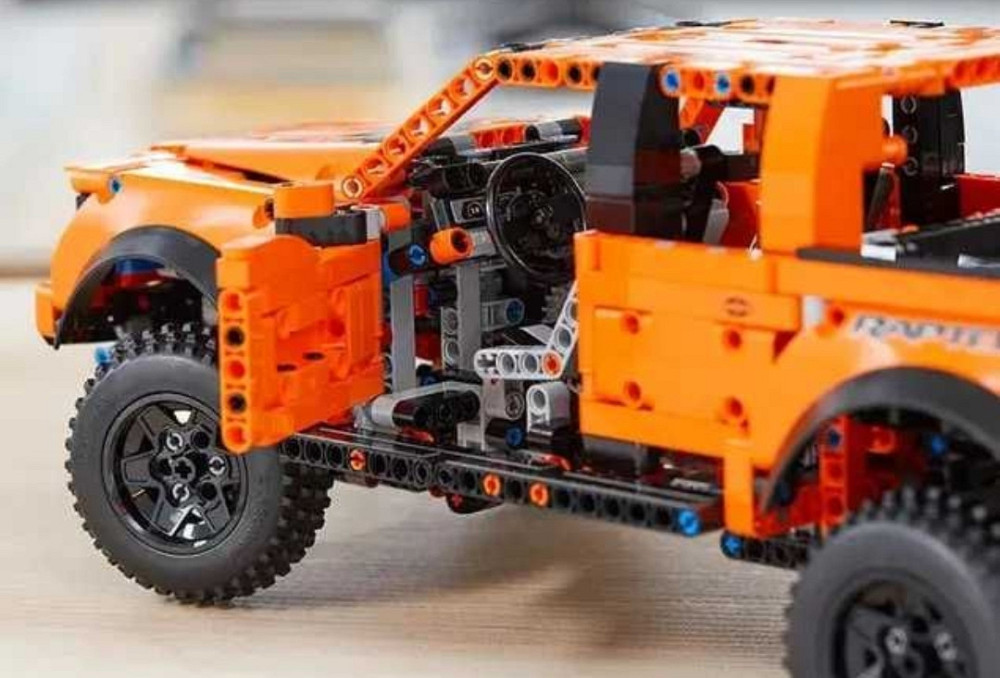 Конструктор LEGO Technic 42126 на 1379 деталей джип Ford Rapto. Киев - изображение 3