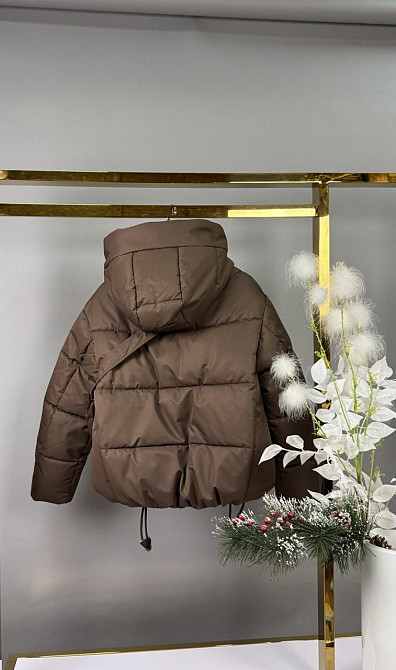 Детская зимняя куртка для девочки с сумкой укороченная 164 Николаев - изображение 3