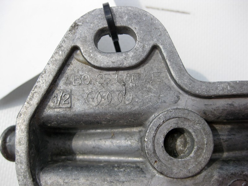 Audi  4B0253663E Алюмінієвий кронштейн гумового підвісу глушника Audi A4 (B6) Одеса - фото 6