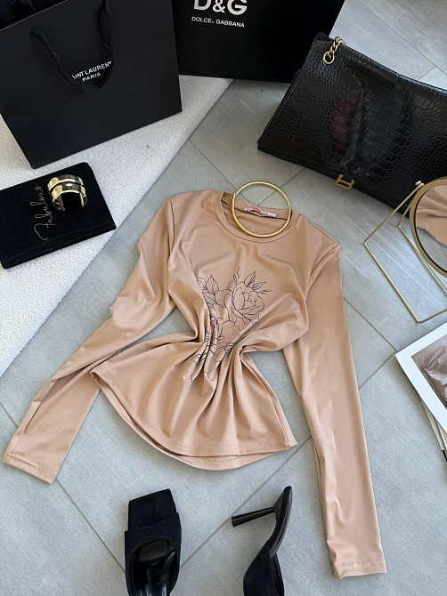 Жіночий повсякденний лонгслів із мікродайвінгу з малюнком Беж, 42/44 Одеса - фото 3