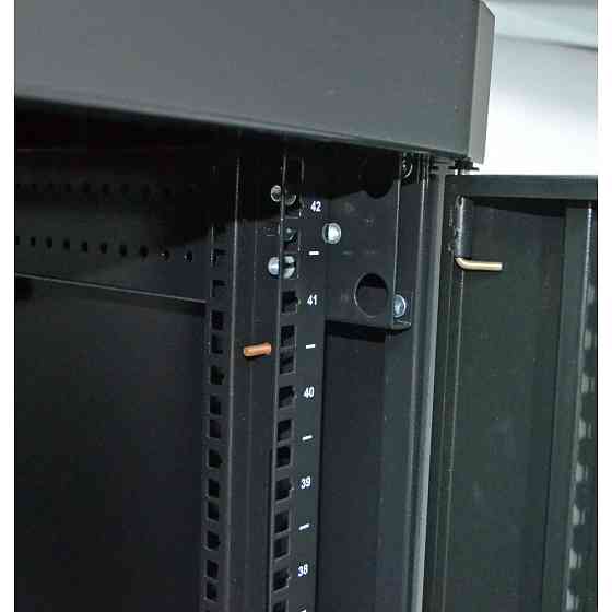 Шафа серверна CMS 33U 610 х 865 UA-MGSE3368MPB посилена з перфорованими дверима для мережевого обладнання Київ