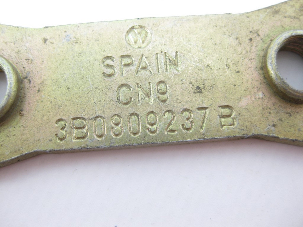 VAG  3B0809237B Кріпильна пластина петлі - вуха замка дверей VW Bora Jetta Golf Passat Одесса - изображение 6