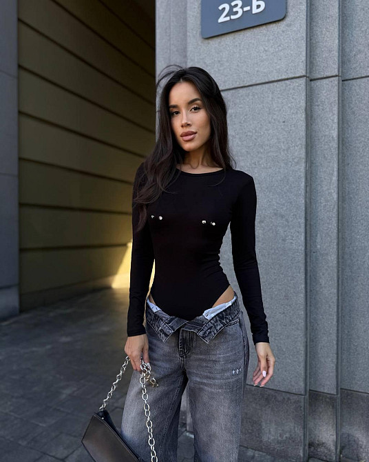 Женский базовый боди с акцентным пирсингом на груди вискоза Черный, 42/44 Одесса - изображение 6