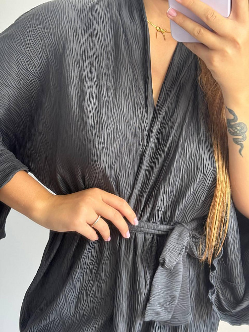 Жіночий халат із тканини стрейч-плісе з поясом Графіт Харків - фото 2