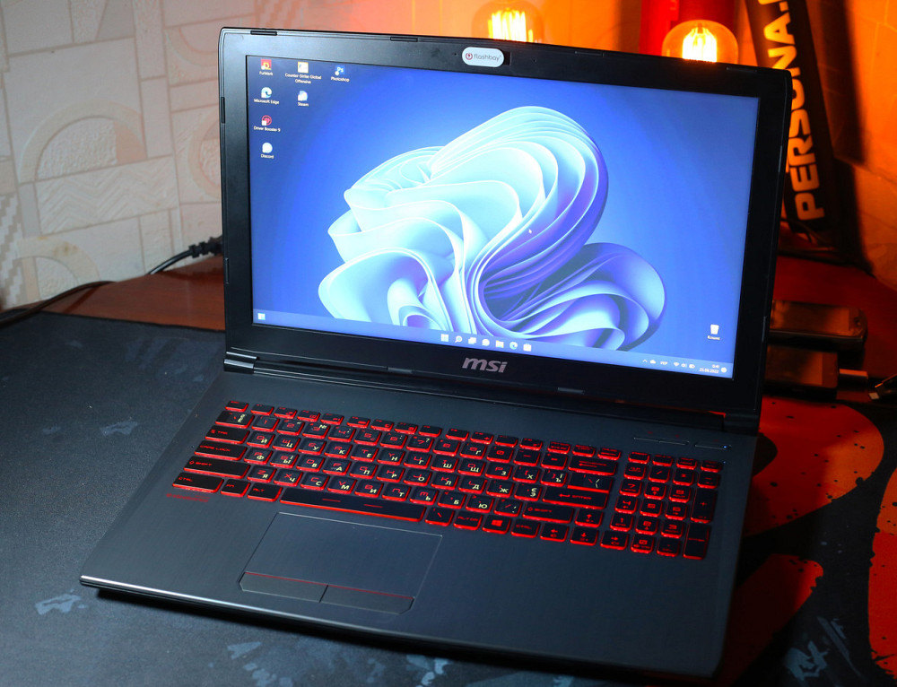 Игровой мощный ноутбук MSI i5-8300H /16 GB / 240 GgbSSD + 1 tb HDD / GeForce GTX 1050 Б\У Киев - изображение 1