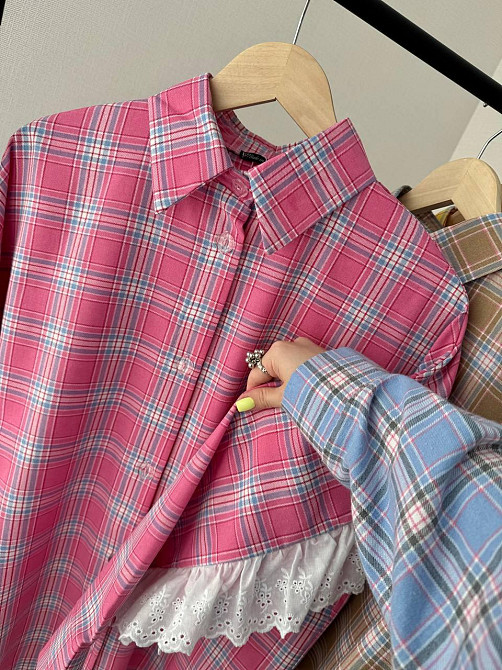 Женская стильная оверсайз рубашка в клетку с акцентными рукавами Розовый Одесса - изображение 5