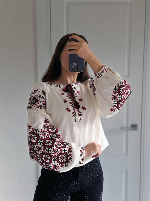 Женская современная вышиванка с объемными вышитыми рукавами 80% хлопок, 20% полиэстер 46 Одесса - изображение 4
