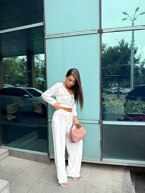 Жіночий стильний костюм-двійка: худі на блискавці та штани турецький велюр Молочний Одеса - фото 2