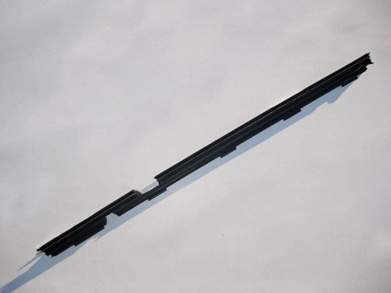 Mercedes-Benz  A2057350365 Внутрішня планка ущільнювача під скло задніх лівих дверей C-Class W205 Одеса - фото 2