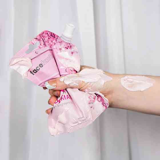 Очищуюча грязьова маска для тіла Рожева глина Face Facts 200 мл Київ