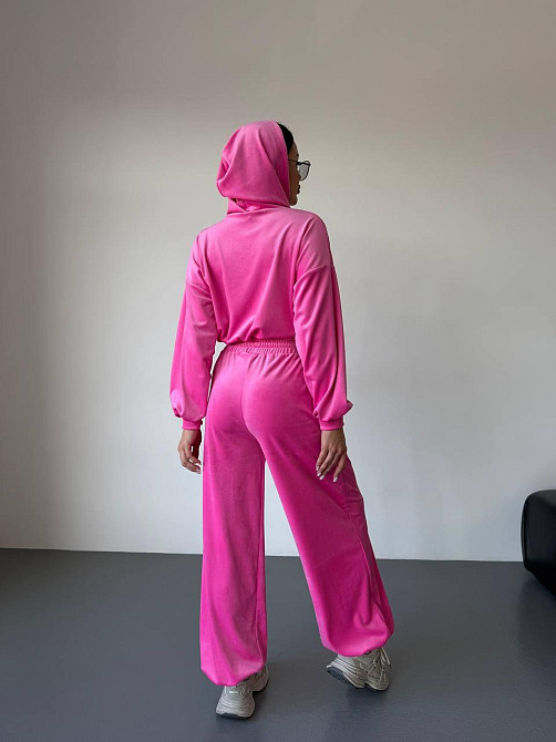 Жіночий стильний повсякденний велюровий костюм-двійка Барбі Одеса - фото 3