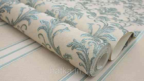 Шпалери метрові вінілові на флізеліні Sintra Classic класика вензеля завитки структурні сріблясті на бежевому 445228 Київ