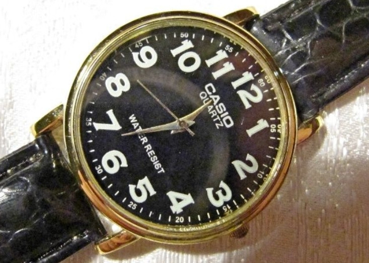 Часы кварцевые 