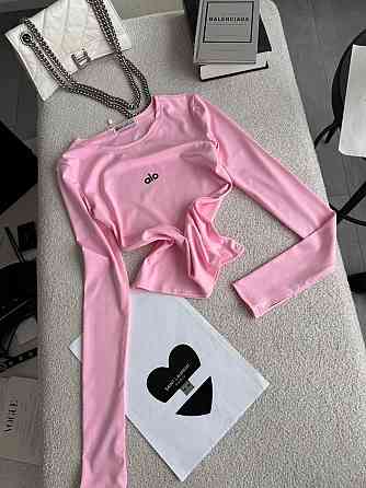 Стильний жіночий базовий лонгслів із написом і вирізом під пальчик мікродайвінг Барбі Одеса