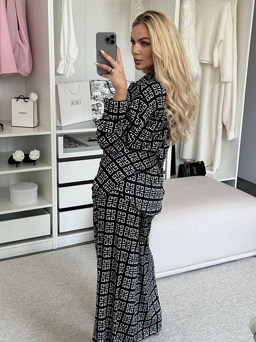 Жіночий легкий принтований костюм-двійка: сорочка та штани з хусткою сатин Чорний Одеса - фото 4