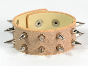 Браслет на руку бежевый 