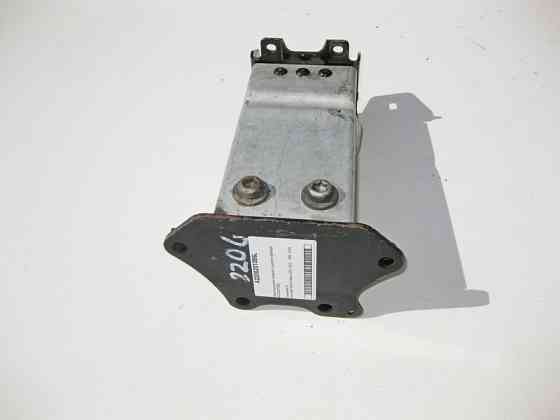 Mercedes-Benz  A2206201086L Лівий кронштейн переднього підсилювача бампера S-Class W220 Одеса