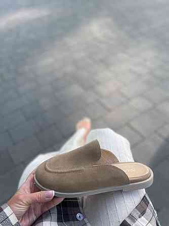 SEE SEVEN Зручні шльопанці жіночі замшеві пісочні з закритим носком SEE SEVEN 1806 / Шльопанці Коломия