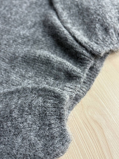 Светр жіночий A-N 08-1 оверсайз з вовною виріз мис, сірий, one size Київ - фото 8