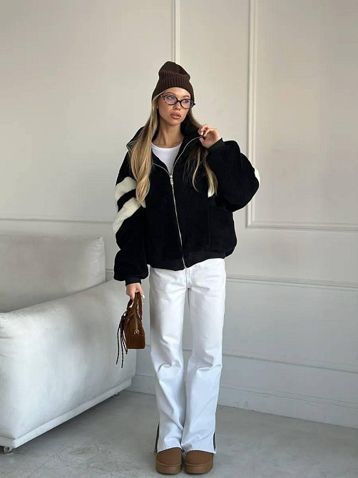 Жіноча тепла оверсайз куртка-бомбер букле на підкладці Одеса - фото 9