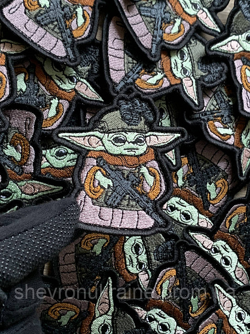 Шеврон Вооруженный Йода (Форма контурная. На липучке) Размер 8x7см Киев - изображение 5