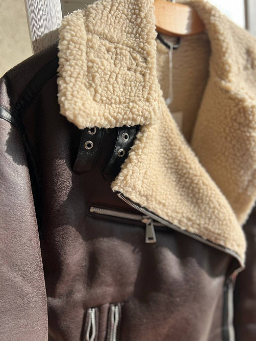 Дублянка жіноча Aftf Basic 264 подовжена оверсайз хутро пілот блискавки з ременем коричнева, коричневий, S Київ - фото 19