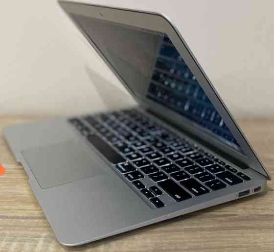 Ноутбук: MacBook Air 11 2014 год. Core i5. Киев