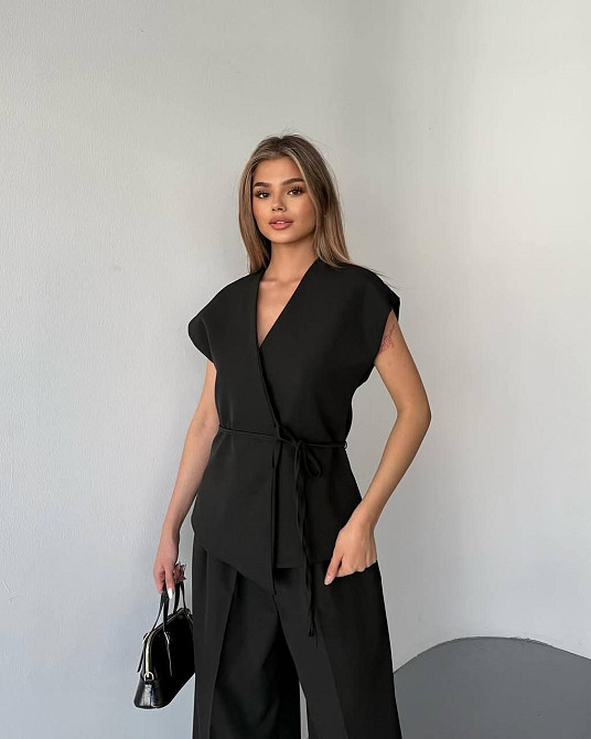 Жіночий базовий костюм-двійка: жилетка + штани на гумці турецька костюмка Чорний, 42/44 Одеса - фото 3