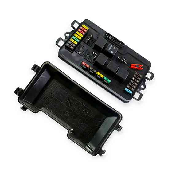 Блок запобіжників 2108, 2109, 21099, 2113, 2114, 2115 новий зразок з єврозапобіжниками WTE Мукачево