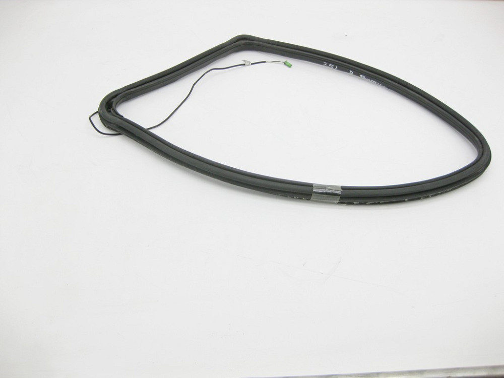 Mercedes-Benz  A2516702439 Ущільнювач висувної кватирки в правому задньому крилі R-Class W251 Одеса - фото 3