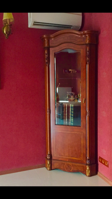 Угловая большая тумба витрина в зале Харьков - изображение 4