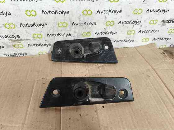 Обмежувач бокових зсувних дверей верхній VW T5 T6 2003-2019 (7H0843638E) Ковель