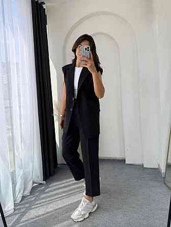 Жіночий базовий брючний костюм-двійка: жилет і штани креп костюмка Чорний, 46/48 Одеса