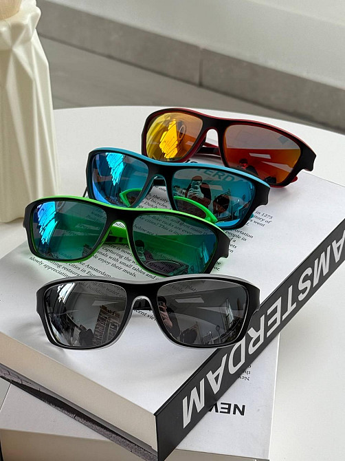 Стильні Чоловічі спортивні окуляри POLARIZED з пластиковою оправою на середнє обличчя Київ - фото 10