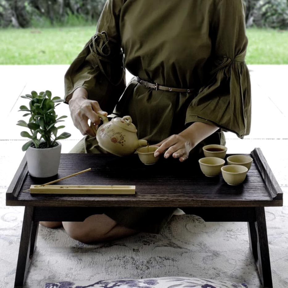 Столик для медитации 