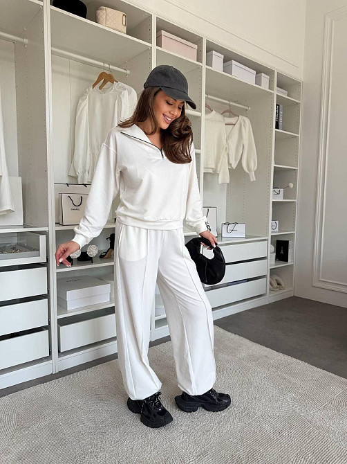 Жіночий костюм sport-chic з трикотажу 2-х нитка, високий комір, демісезон, молочний, розмір 46/48 Лубни - фото 1