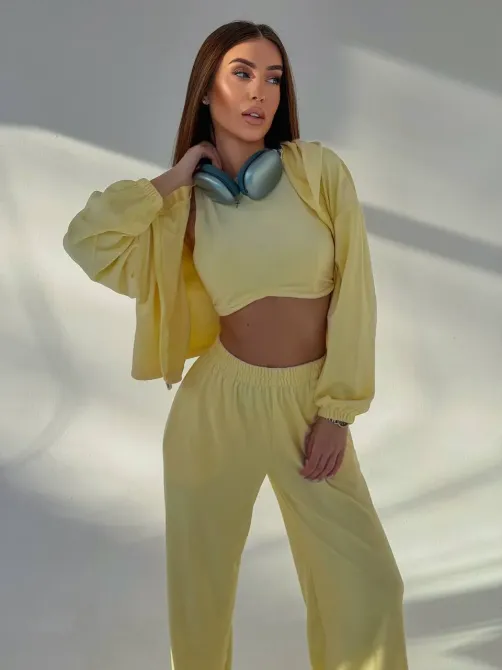 Костюм трійка який складається зі зручного худі на кулісці, стильних штанів та топу Одеса - фото 18