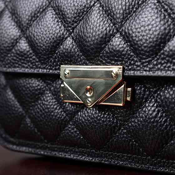 Модна жіноча сумка з оригінальною клямкою з натуральної шкіри Чорна (Vintage) Київ