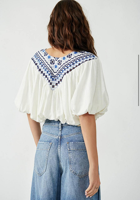 Жіноча романтична вишиванка з об'ємними рукавами-ліхтариками до ліктя Одеса - фото 3