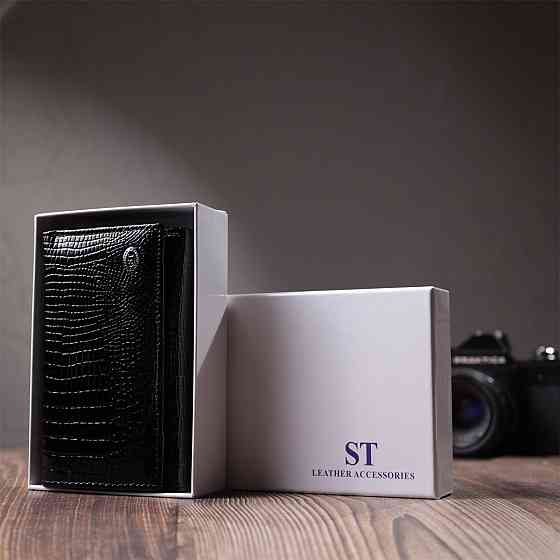 Жіночий гаманець у три складання з лакованої фактурної натуральної шкіри ST Leather 22707 Чорний Київ