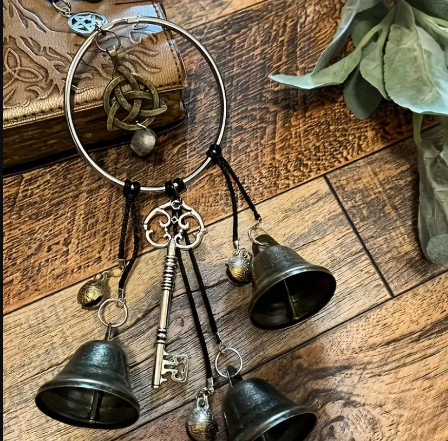 Подвеска с колокольчиками. Ведь минский декор на стену. Латунный колокольчик для защиты. Киев - изображение 1